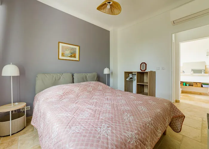 De Villa, Vue Sur à *