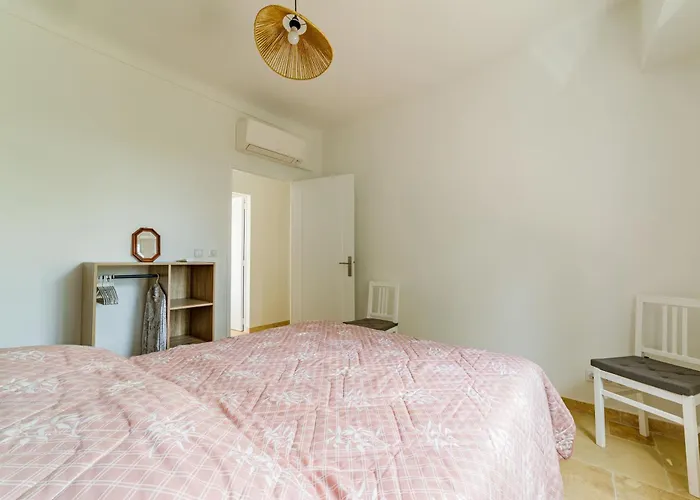 De Villa, Vue Sur A *