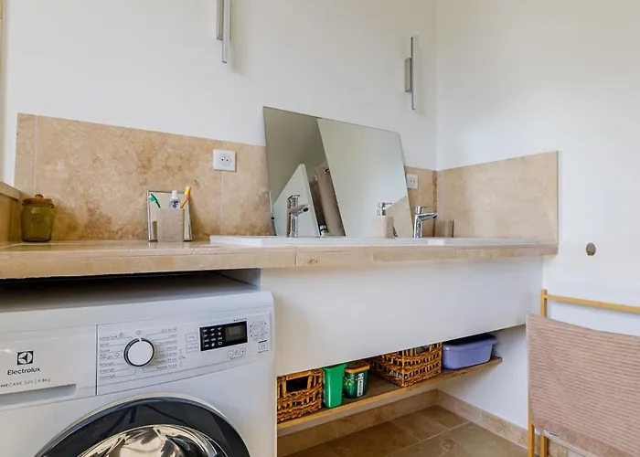 De Villa, Vue Sur A *